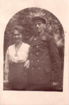 Flugmaat Willibald in 1918 mit seiner Braut